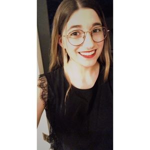 Meet your Posher, Caroline